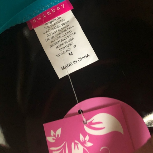 One piece Swimsuit - Picture 6 of 7